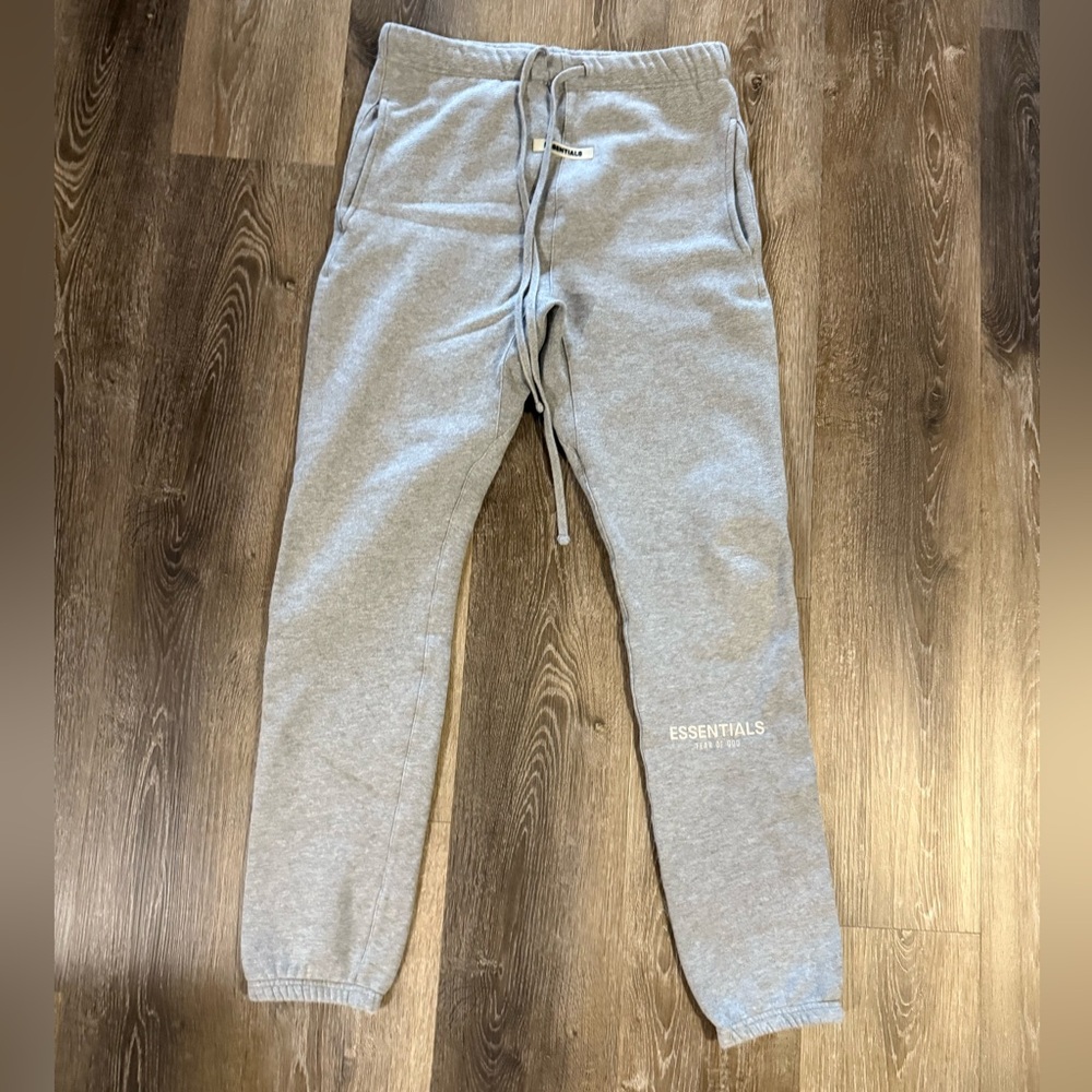 Fear of God Essentials Sweatpants Gray Neutral Tone Size Small (Fits 30 Waist)